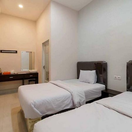 Reddoorz At Seindo Hotel Medan Sunggal Ngoại thất bức ảnh