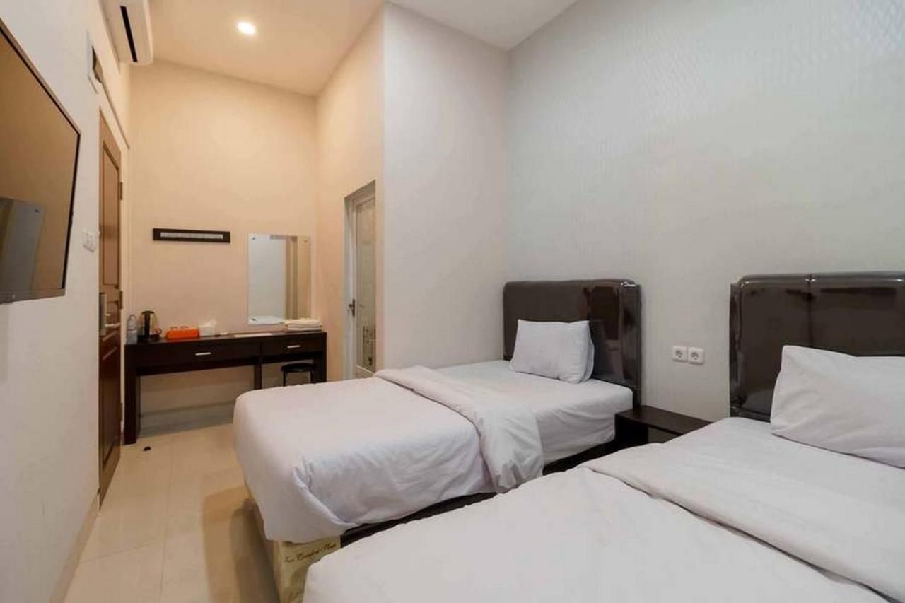 Reddoorz At Seindo Hotel Medan Sunggal Ngoại thất bức ảnh